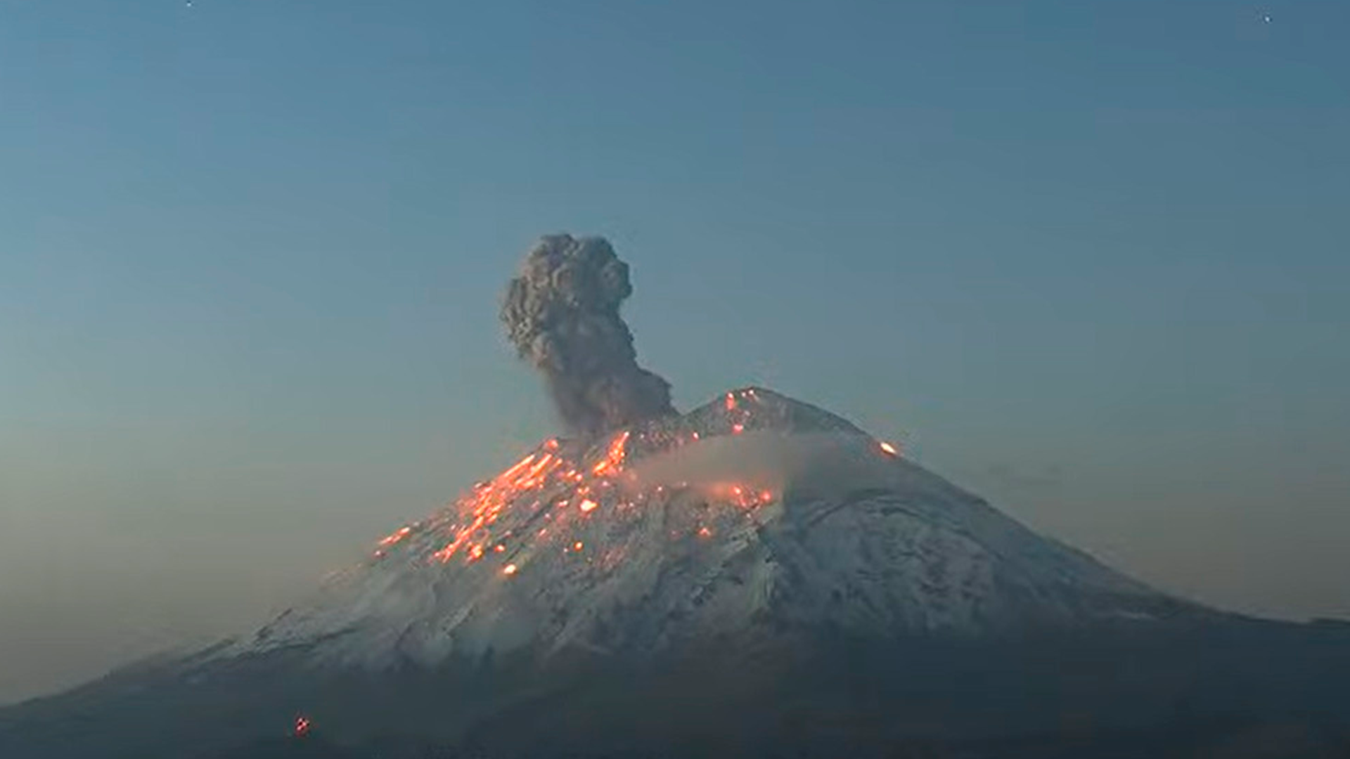 erupcion del popocatepetl