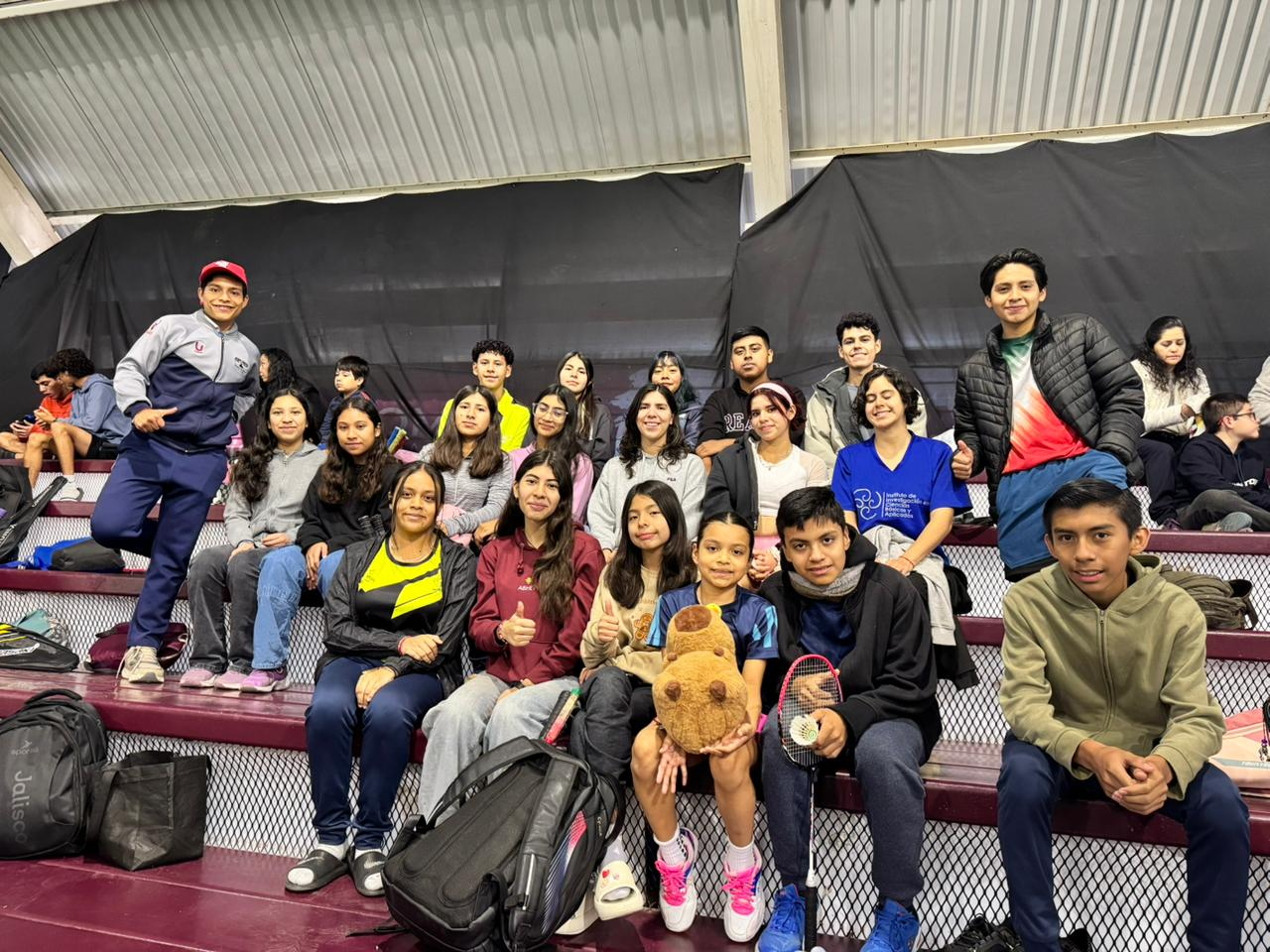 Logran selección morelense de Bádminton subir al podio en Guanajuato