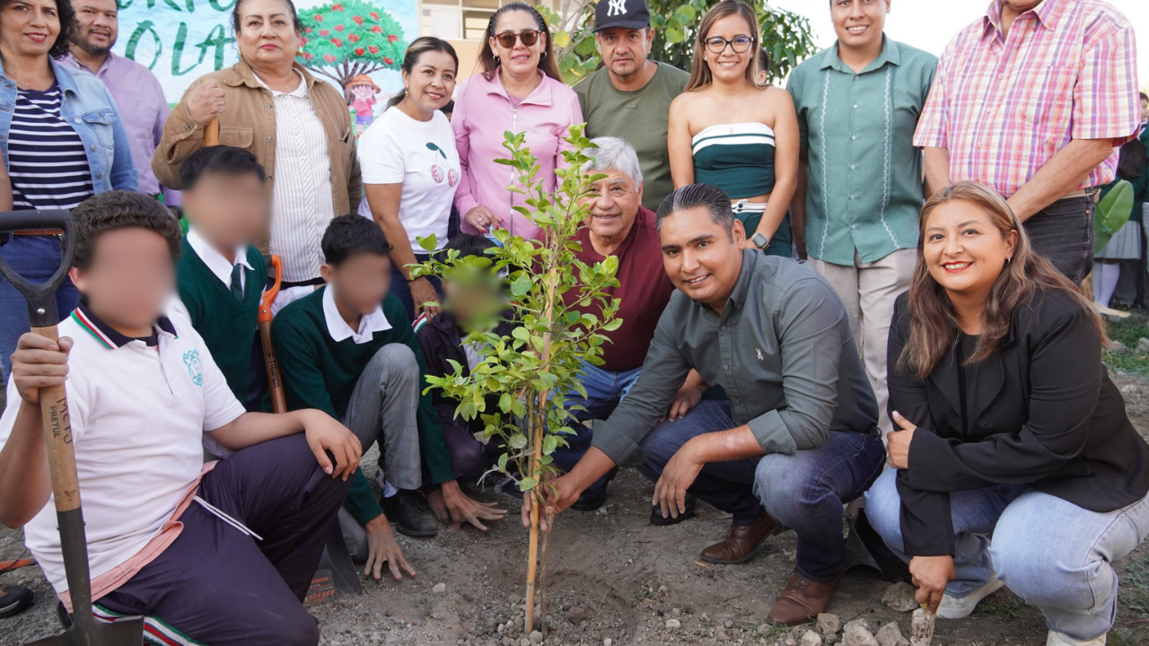 Implementan programa de "forestación y huertos" en escuelas de Emiliano Zapata