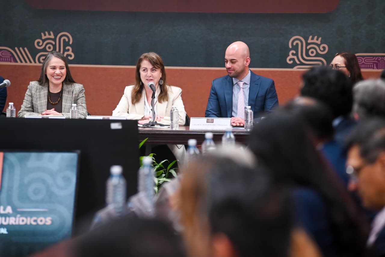 Gobernadora González Saravia instala la comisión de estudios jurídicos del poder ejecutivo