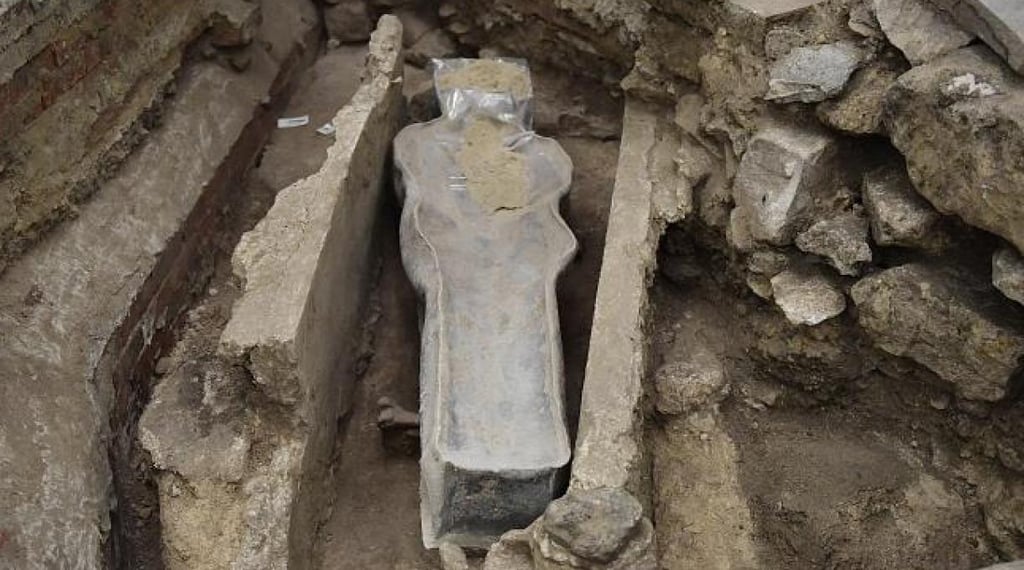 Abrirán sarcófago encontrado debajo de NotreDame