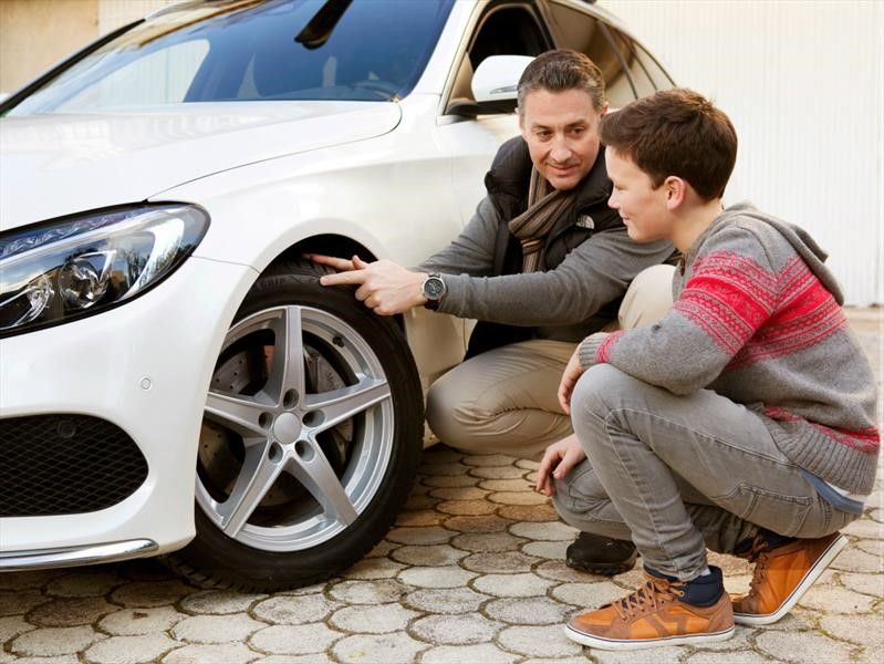 Los 5 elementos a revisar de un auto antes de viajar