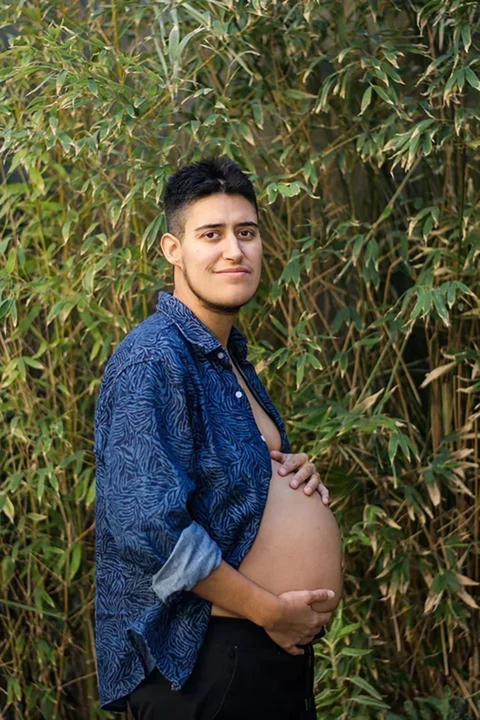 Un joven de Puerto Madryn es el primer varón trans del país embarazado de  mellizos:“Voy a ser papá gestante” | Vía Rawson
