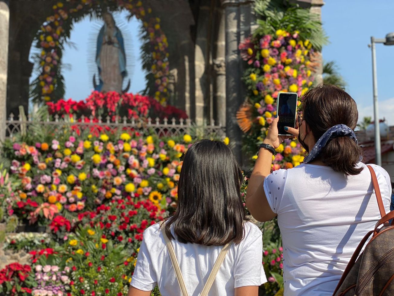 Devotos celebran a Nuestra Señora de Guadalupe en El Calvario