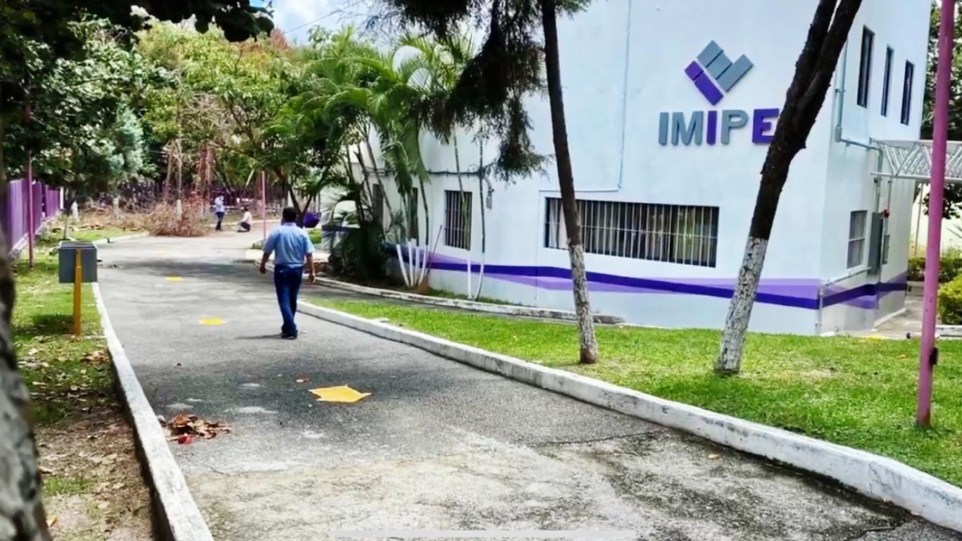 funcionarios se quedan con autos del imipe