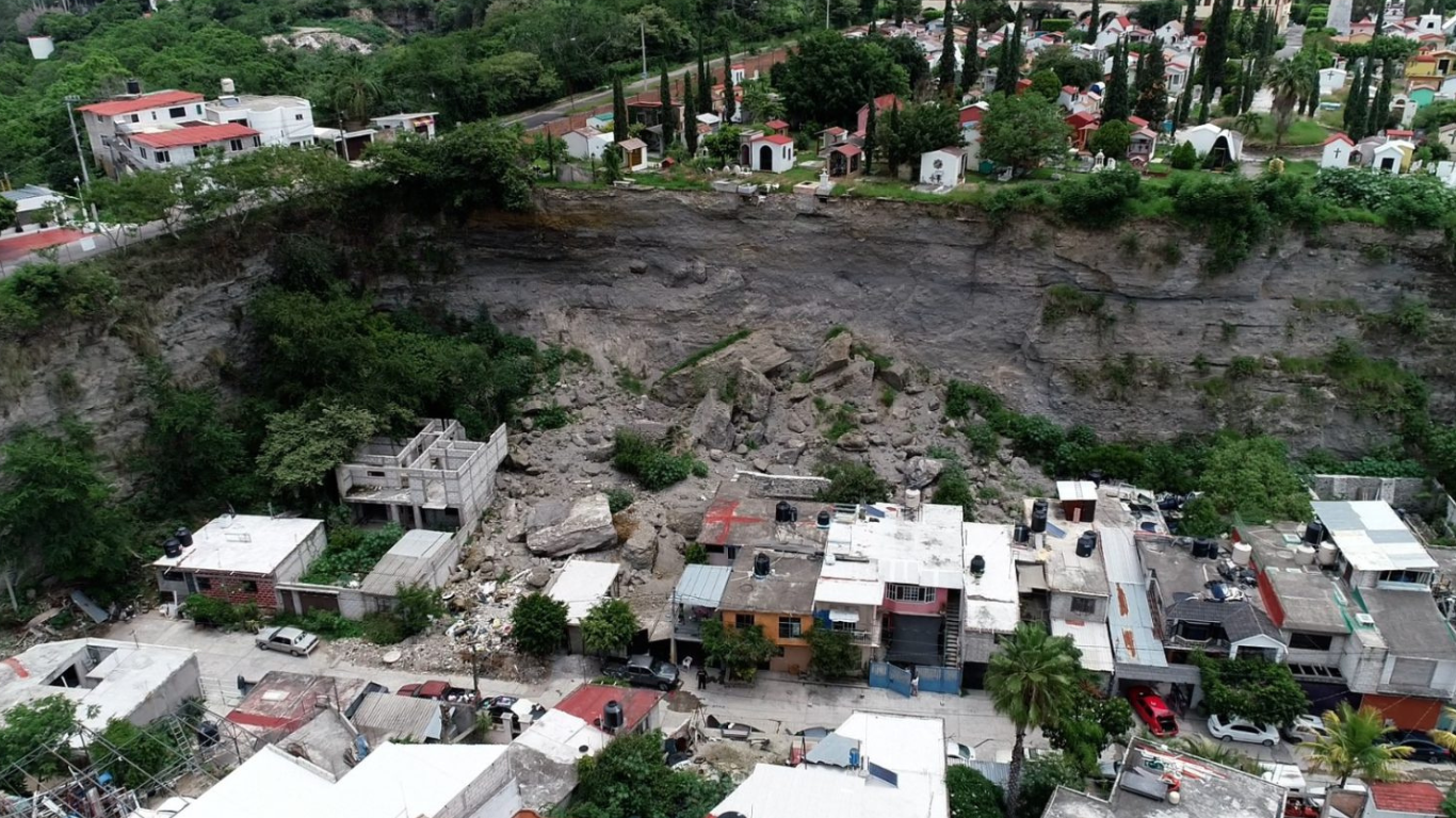 derrumbe en colonia los pilares cuernavaca