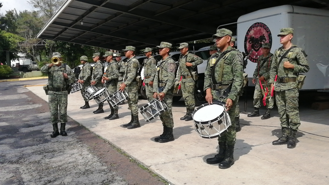 desfile civico militar por independencia de mexico