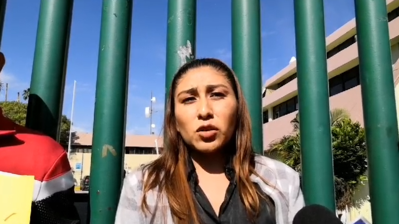 Docentes toman el IEBEM