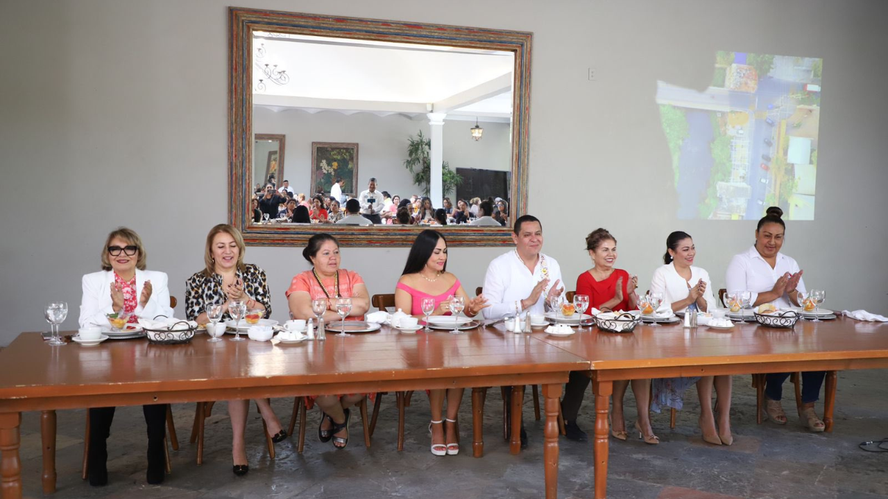 Empresarios ratifican respaldo a Juan Ángel Flores Bustamante