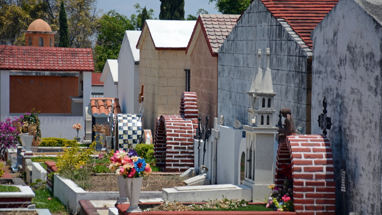 Listos los panteones de Cuernavaca para recibir a familias