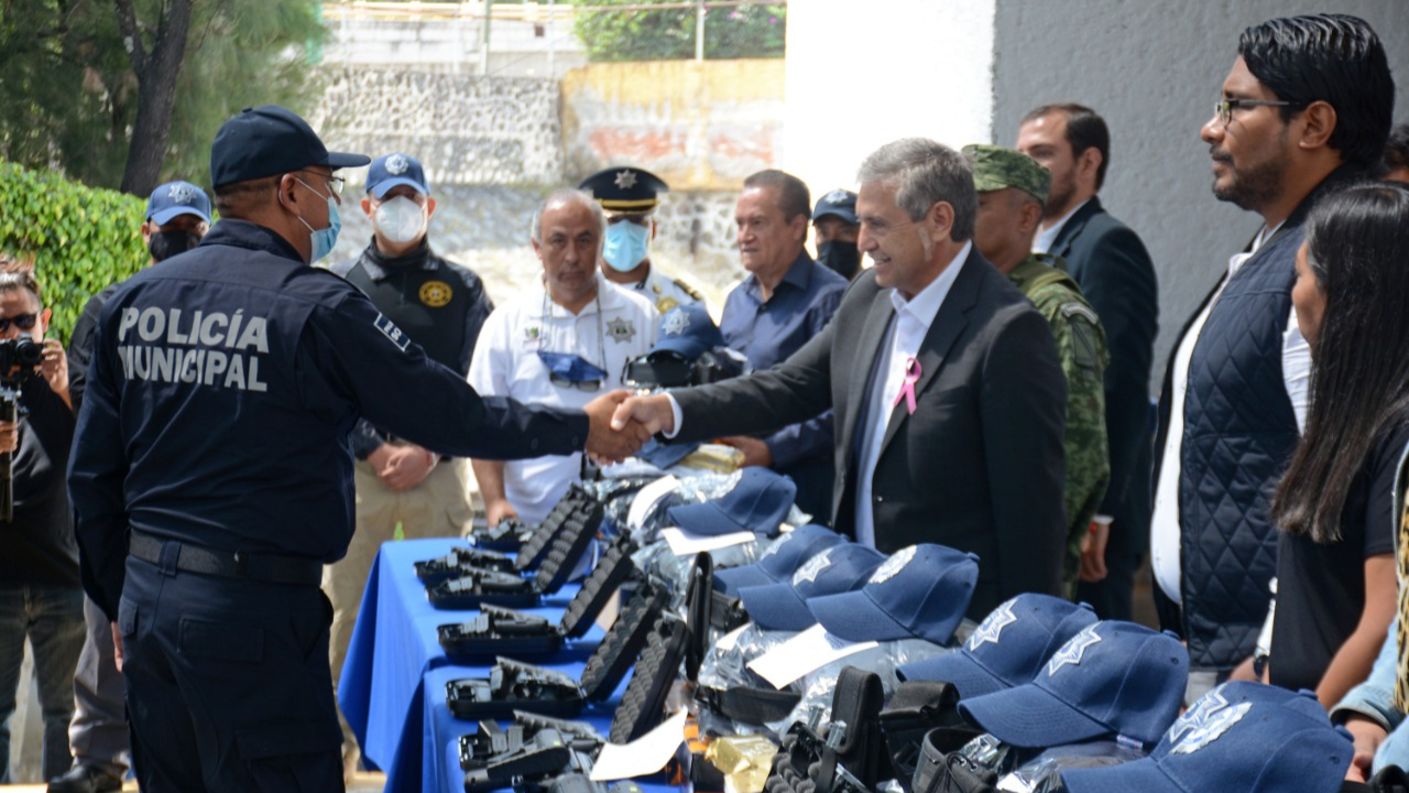 policias logran certicifaddos preparatoria