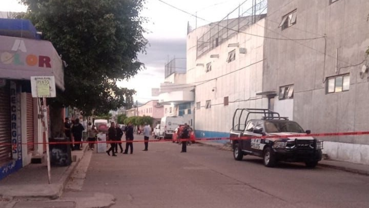 ataque armado en cuautla a las afueras de la carcel dos heridos