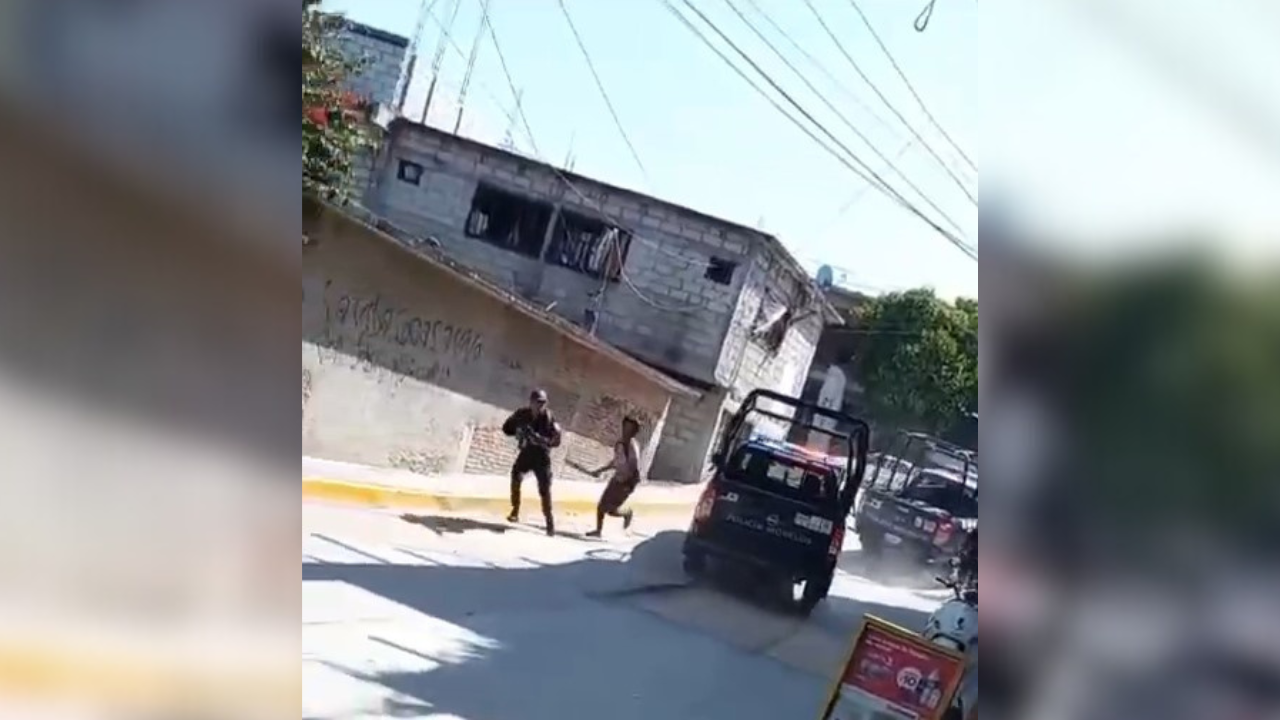 video hombre ataca a policias con machete en emiliano zapata morelos 