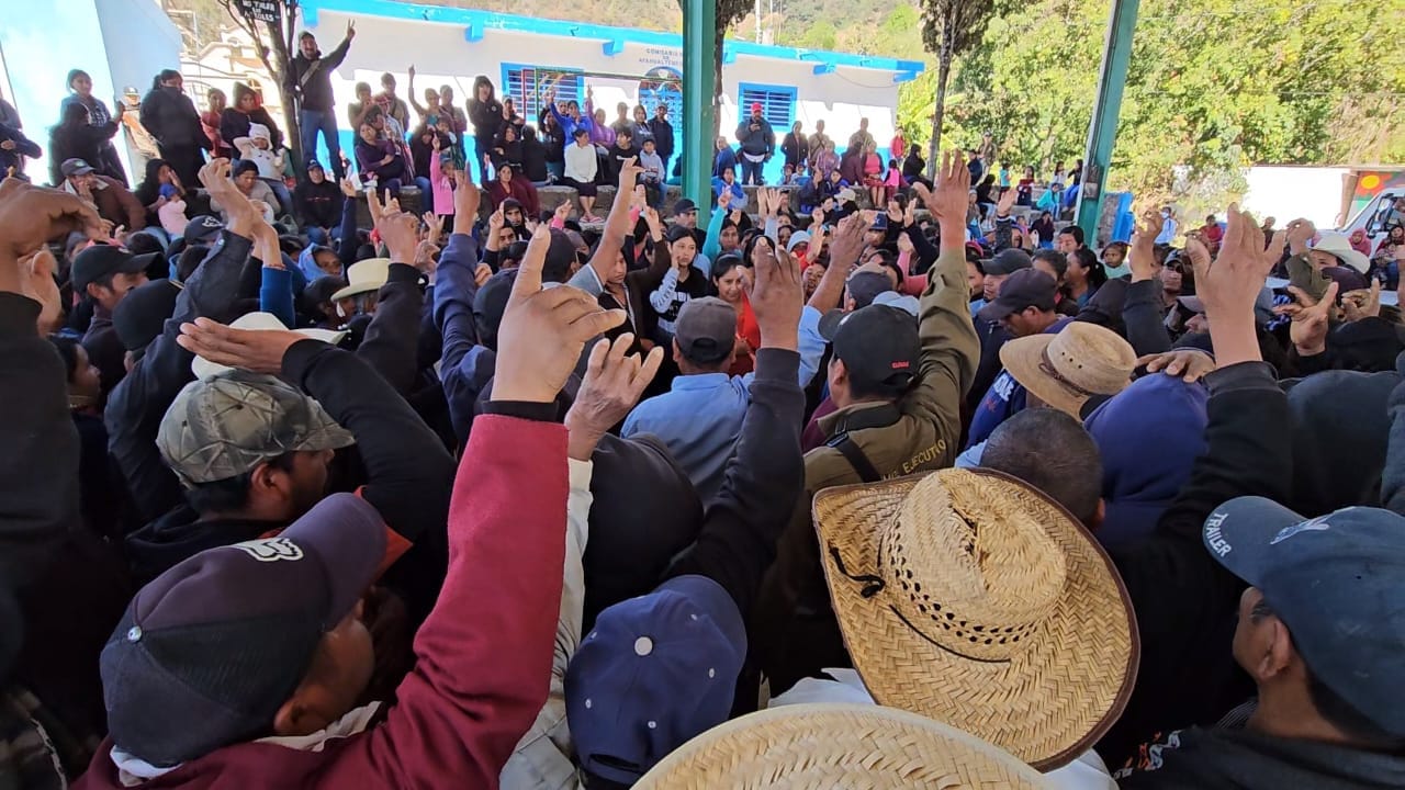 Rechazan programas de ayuda en Ayahualtempa ante ausencia de autoridades estatales