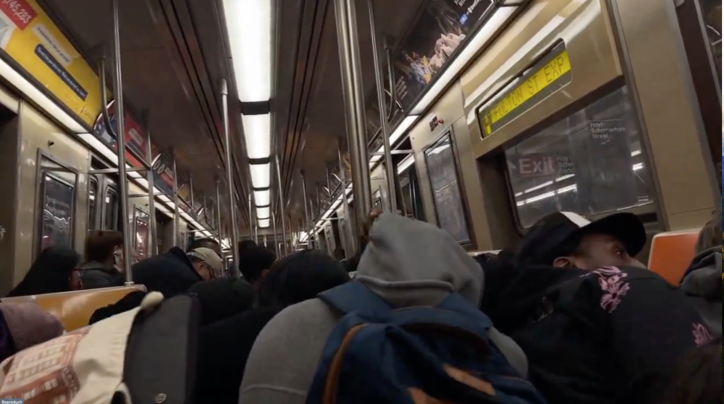 (Videos) Tiroteo en metro de Brooklyn genera pánico y deja una persona sin vida
