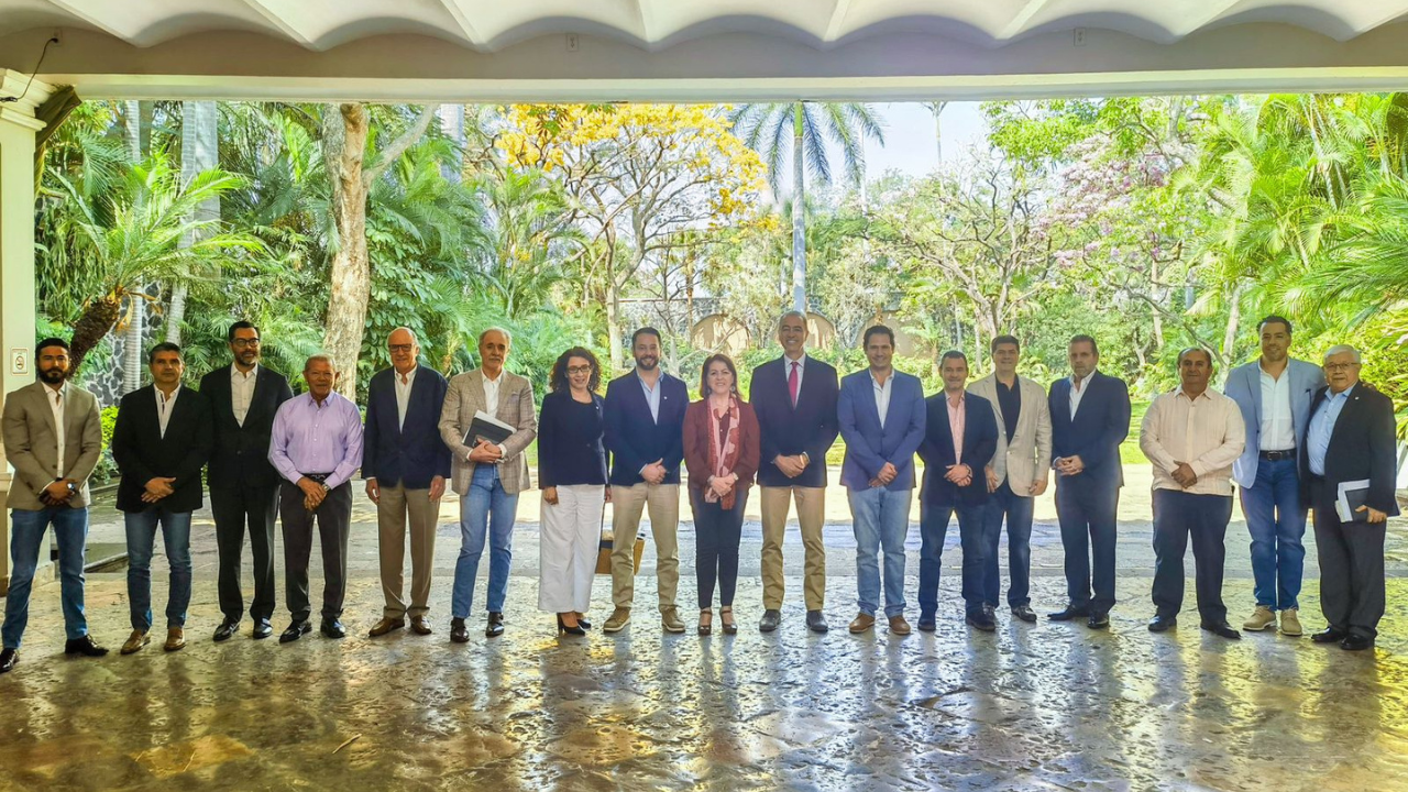 González Saravia y sector empresarial trabajan para impulsar a Morelos