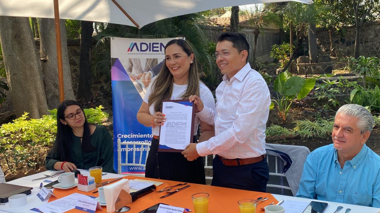 Jessica Ortega se compromete con los Industriales 