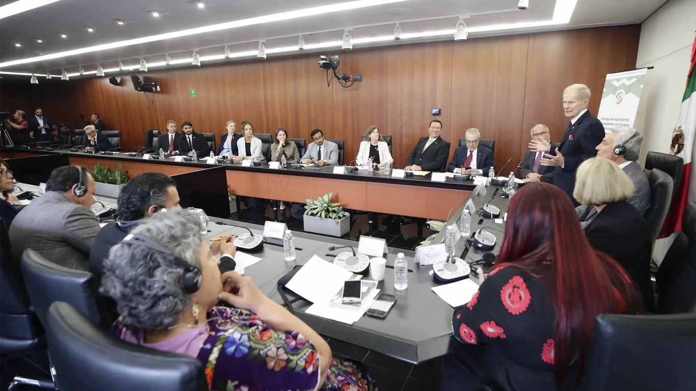 Titular de la NASA prevé era dorada para la exploración espacial ante el Senado de la República