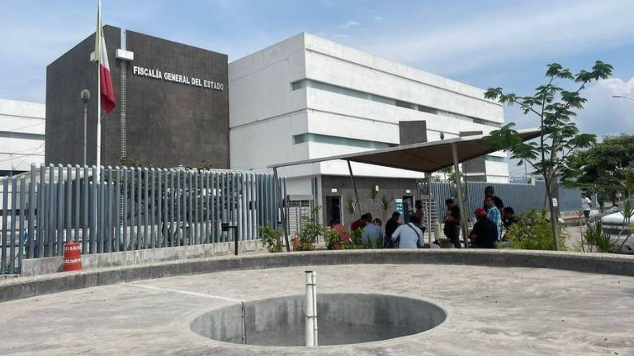 Operativo de la FGE en Plaza Atrios de Cuautla: Detenciones por presunta extorsión