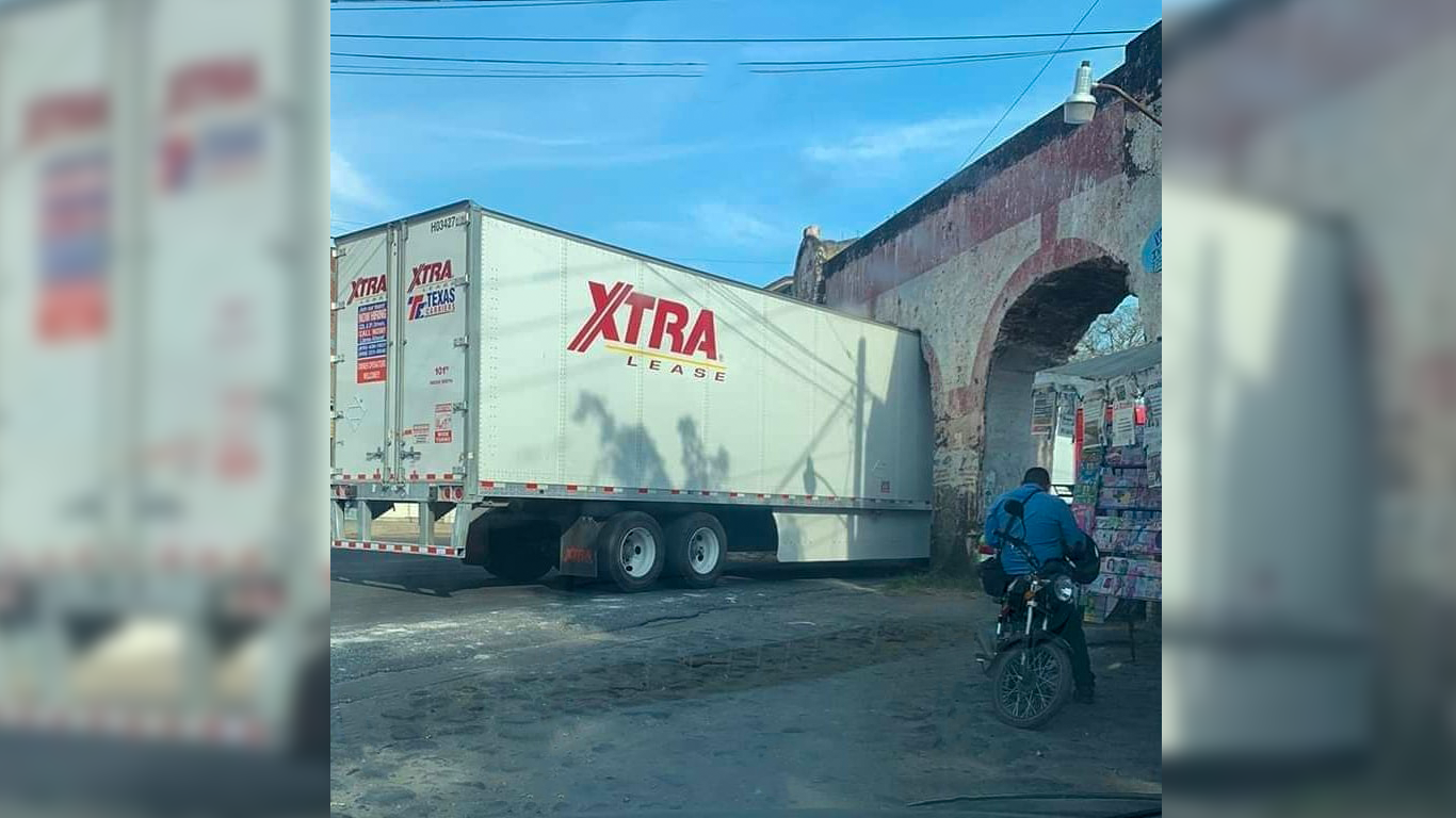 Va de nuevo reparación en los arcos de San Carlos