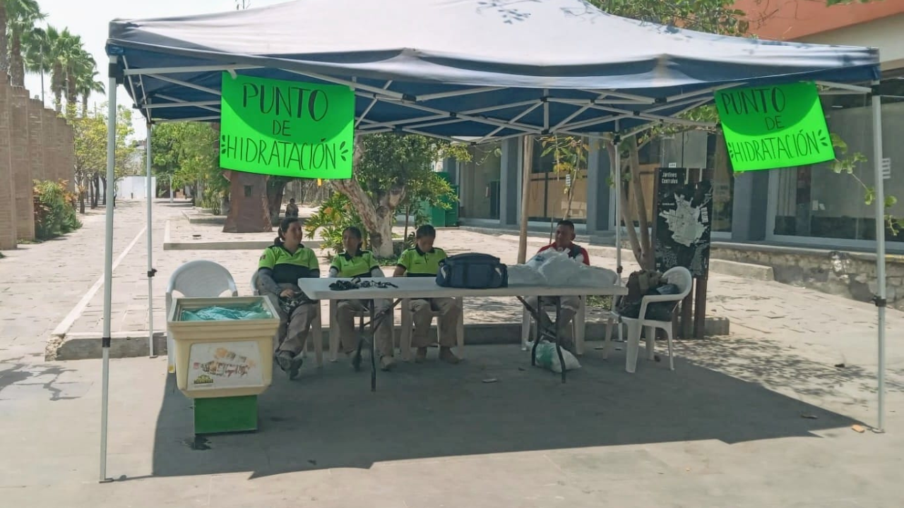 Ayuntamiento de Jojutla instala puntos de hidratación, con atención de paramédicos