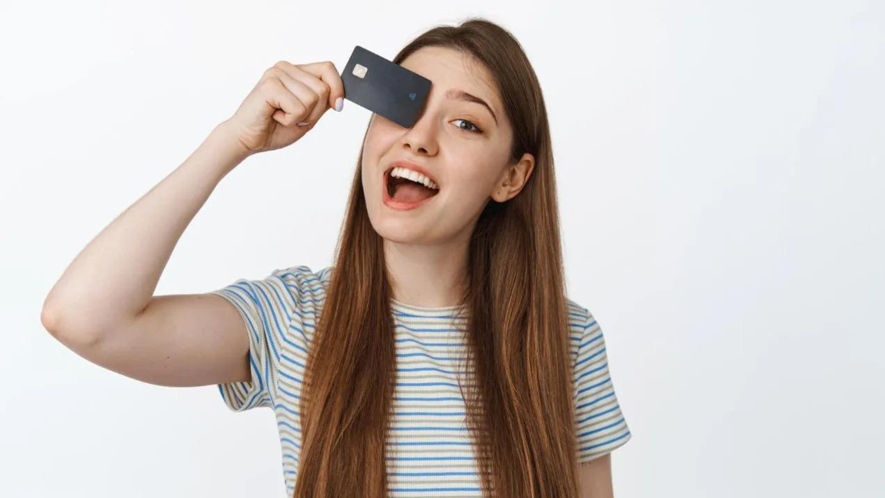 Adolescentes en Morelos son engañados para revelar datos de tarjetas bancarias de sus padres