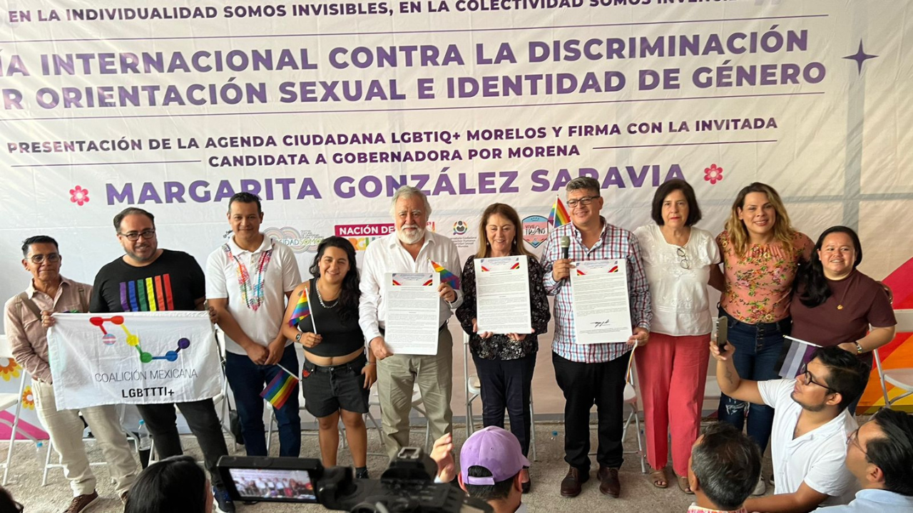 Margarita González Saravia firma agenda ciudadana por la comunidad LGBTTIQ+