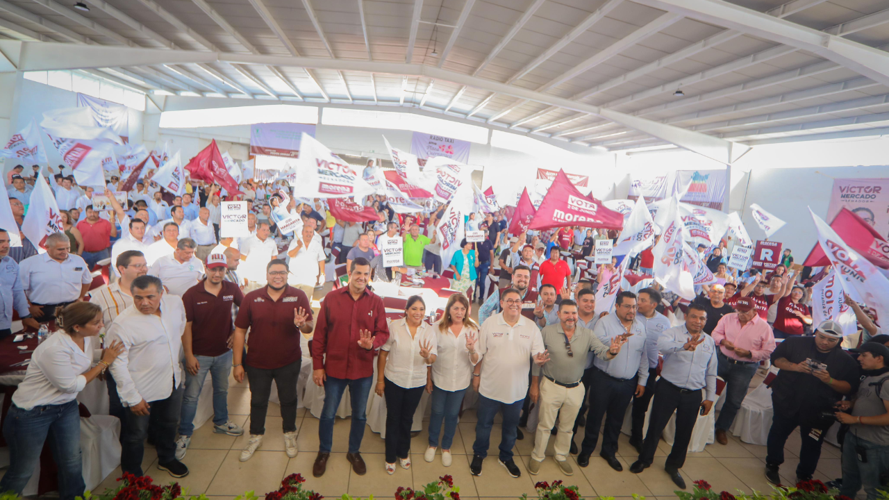 Miles de transportistas le manifestaron su apoyo.