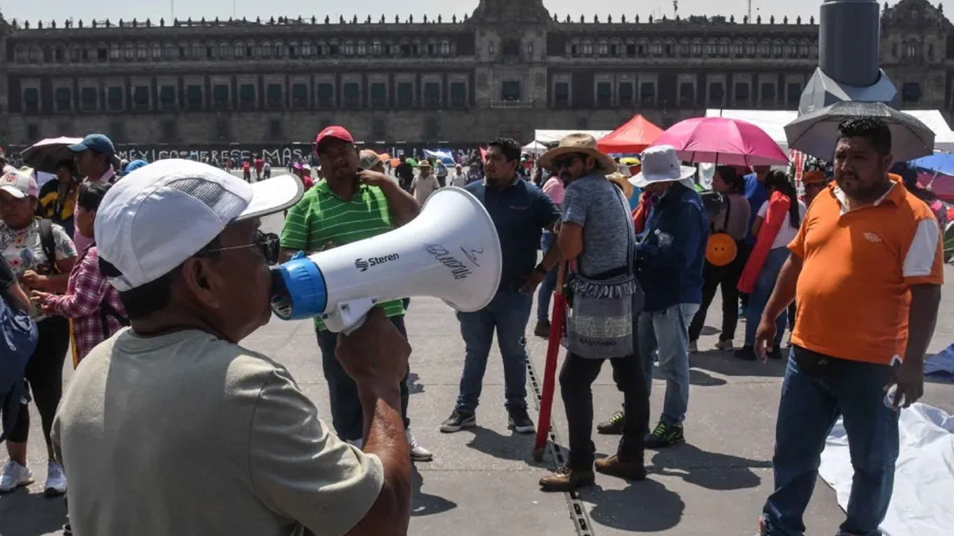 CNTE decide reubicar plantón del zócalo capitalino