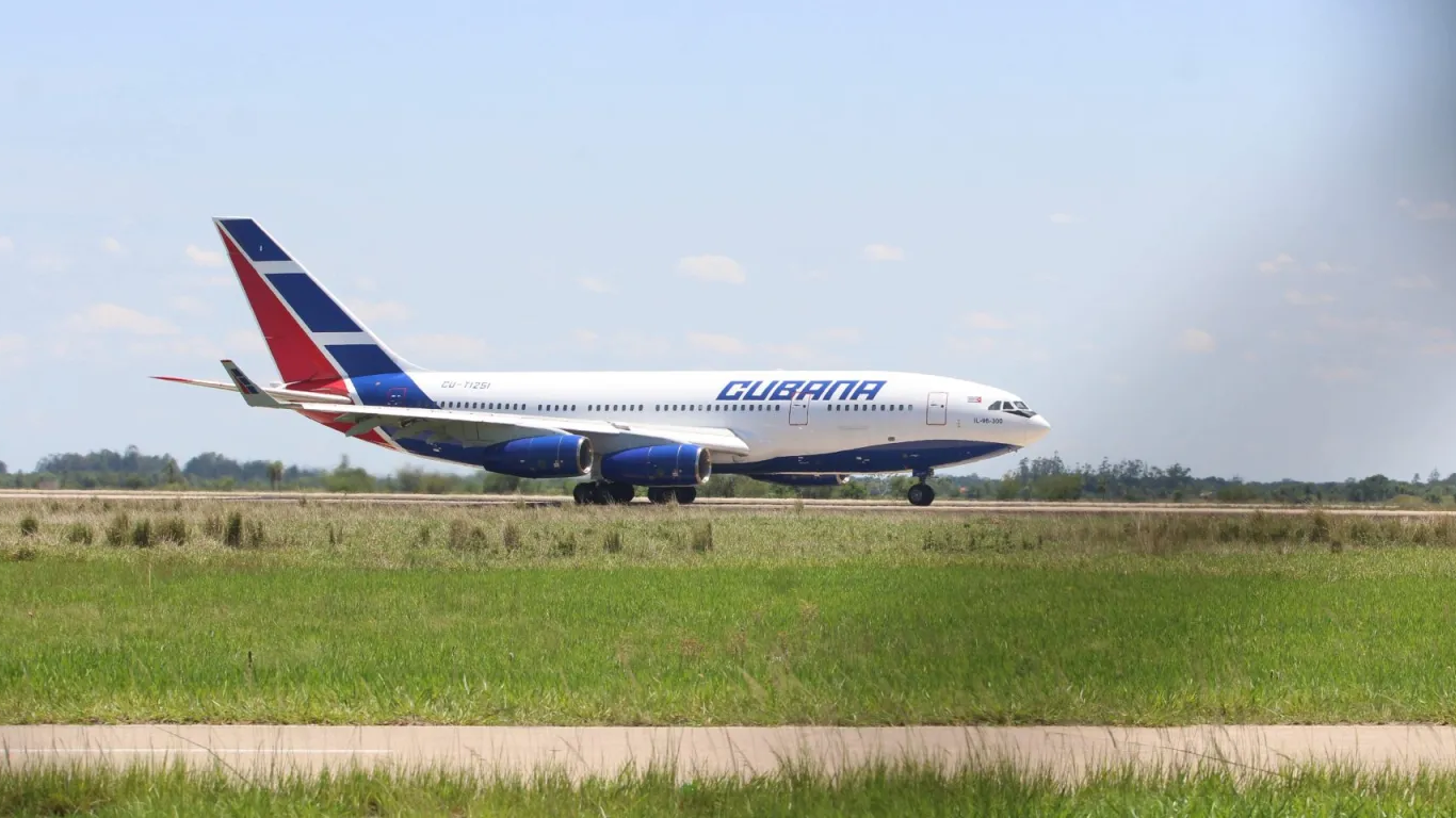 Suspensión de vuelos entre Cuba y Argentina: Cuba culpa a las sanciones de EE. UU.