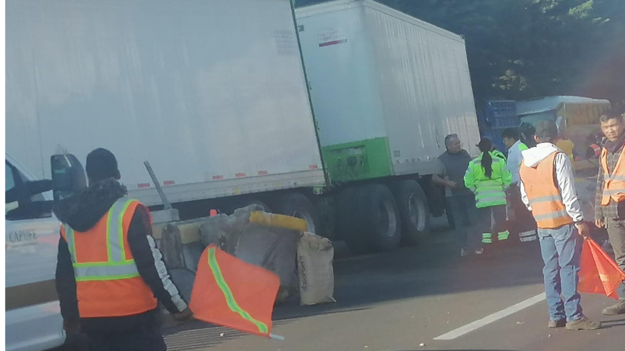 accidente trailer autopista mexico cuernavaca 