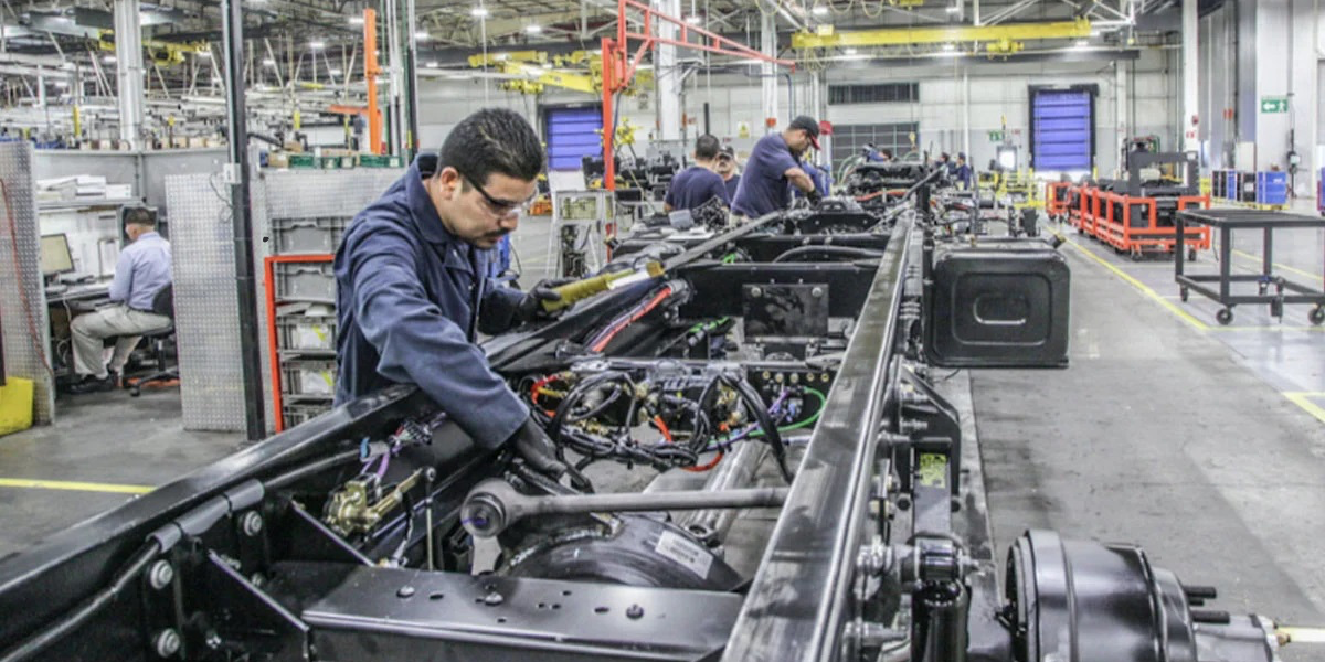 La fabricación de equipo de transporte lleva la delantera en exportaciones. 