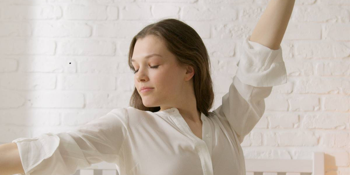 Descansar correctamente te brindará mayor energía por la mañana. 