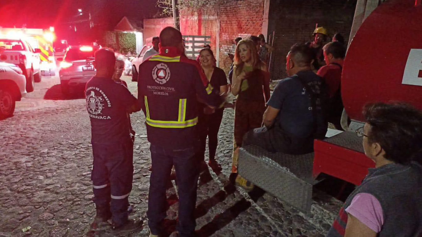 Combate del incendio en Lomas de Tetela continuará mañana: Protección Civil