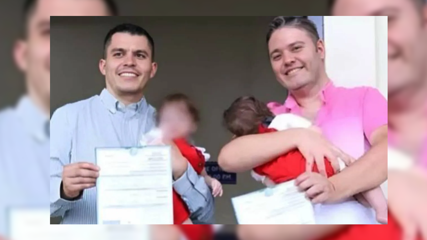 Histórico: Familia homoparental registra a hijos de vientre subrogado en Jalisco