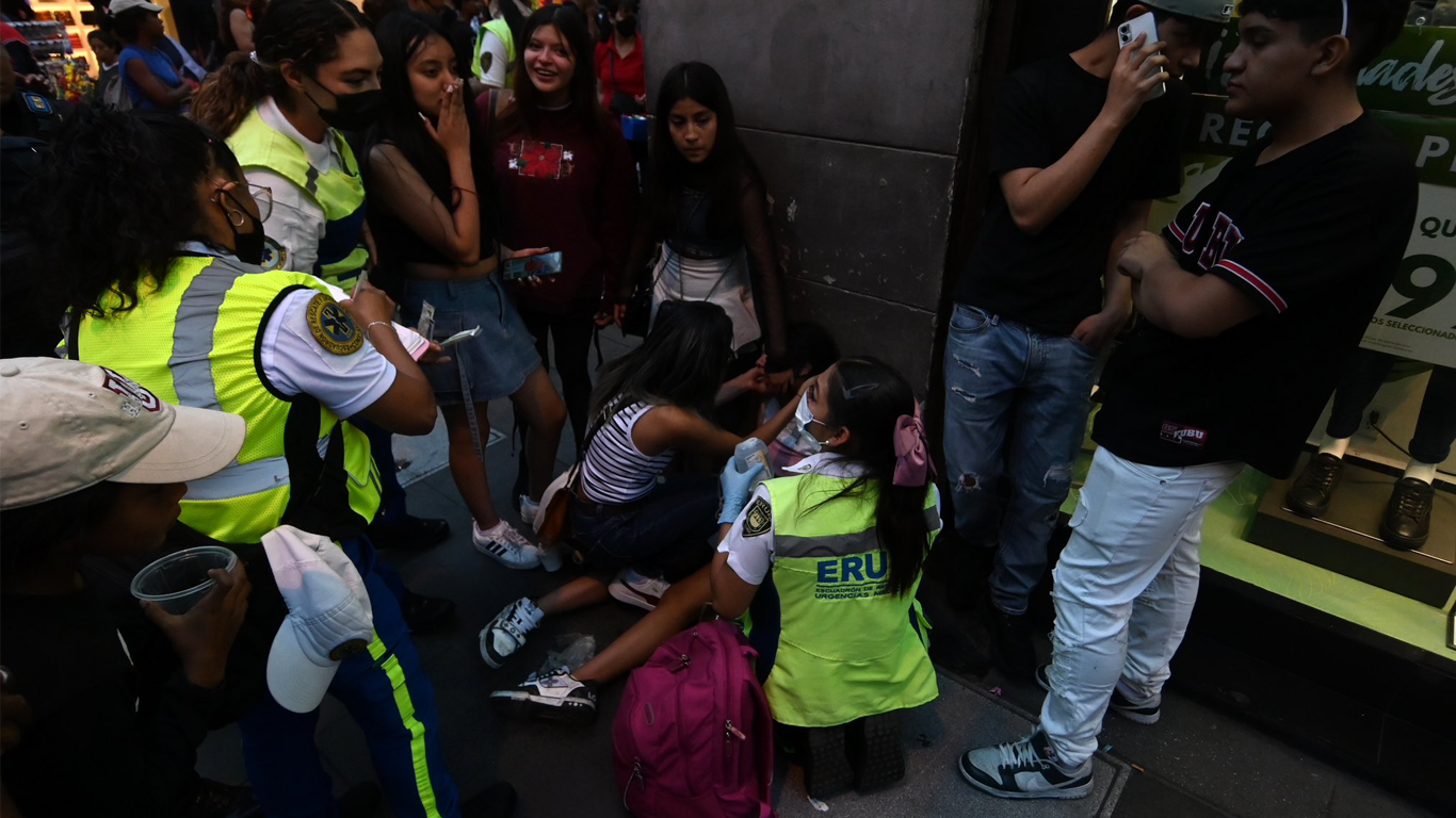 Realizan operativo durante evento de reguetón en Plaza Madero de la CDMX