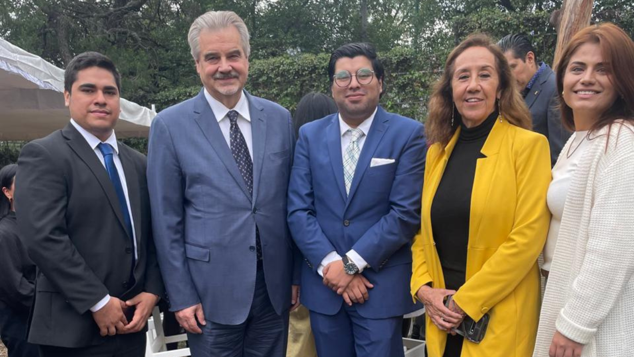 maquina de sueños angel gabriel vique embajador nicaragua