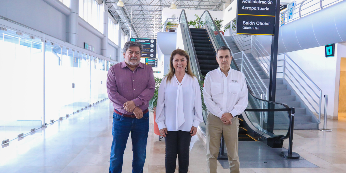Se reunión con funcionarios federales y del Aeropuerto.