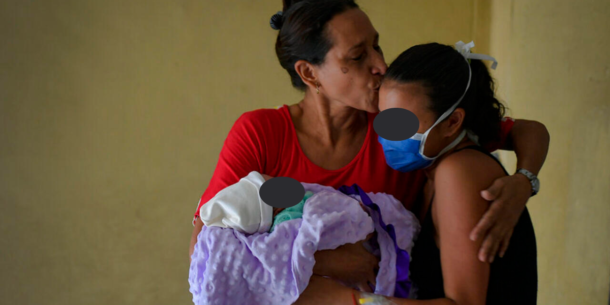 Ser abuela o abuelo joven resulta ser un gran reto inesperado. 