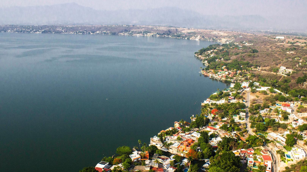 Empresarios piden apoyo a Margarita González para salvar el lago de Tequesquitengo