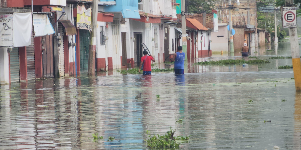 Diez mil viviendas sigue bajo el agua por más de dos semanas. 