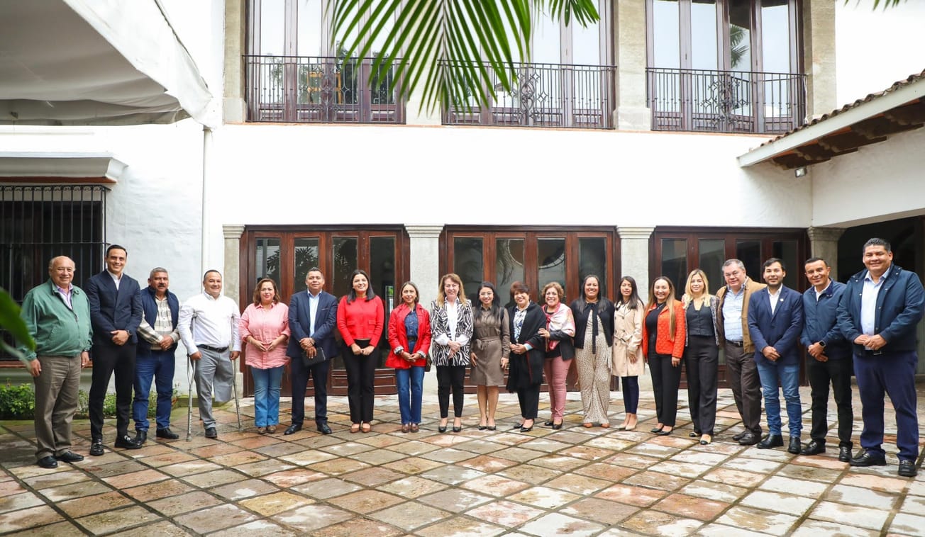 Acuerdan Margarita González Saravia y legisladores trabajar a favor del desarrollo morelense