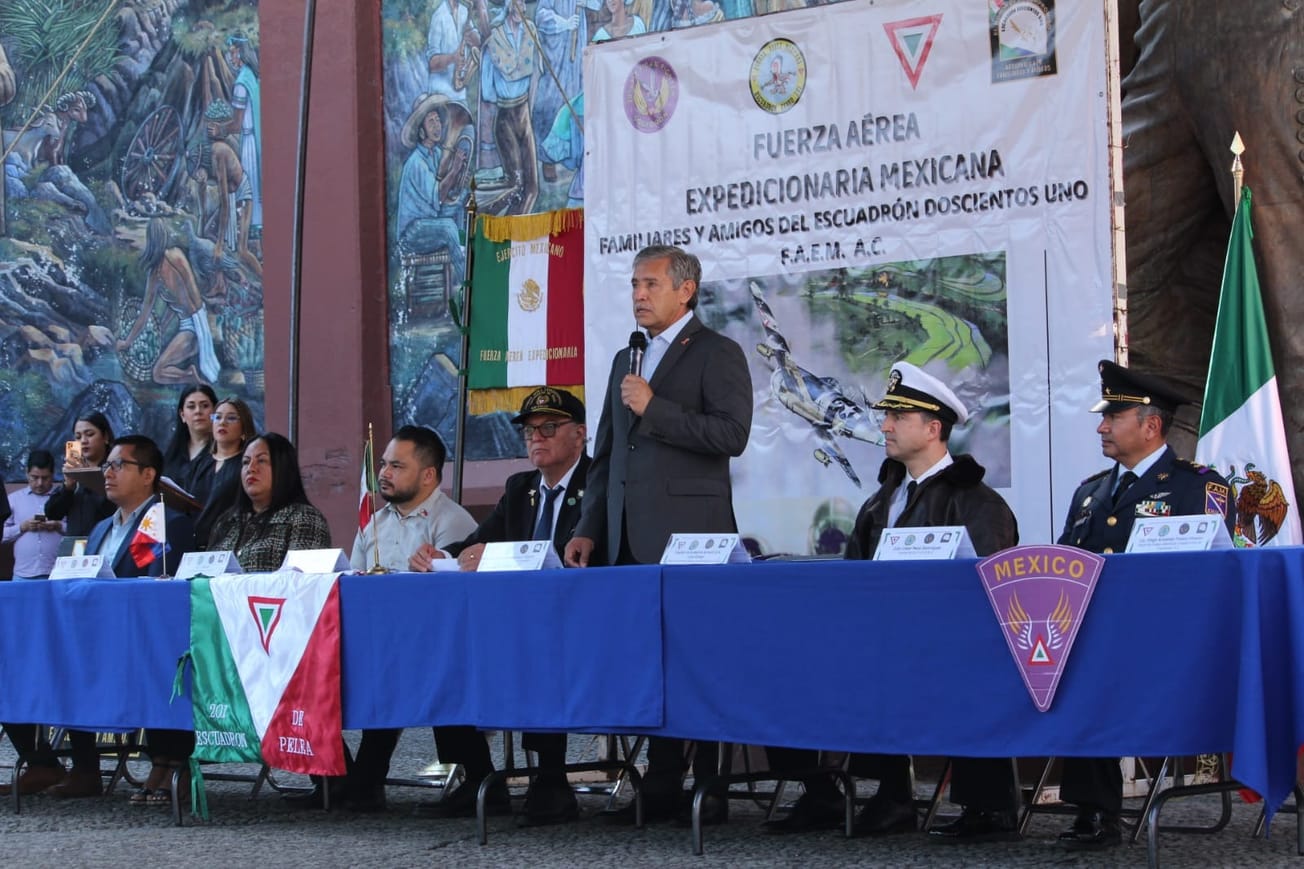 Preside Urióstegui el 79 aniversario del retorno glorioso del Escuadrón 201 de la F.A.E.M