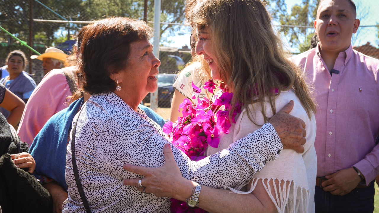 Margarita González Saravia reafirma compromiso con mujeres morelenses 