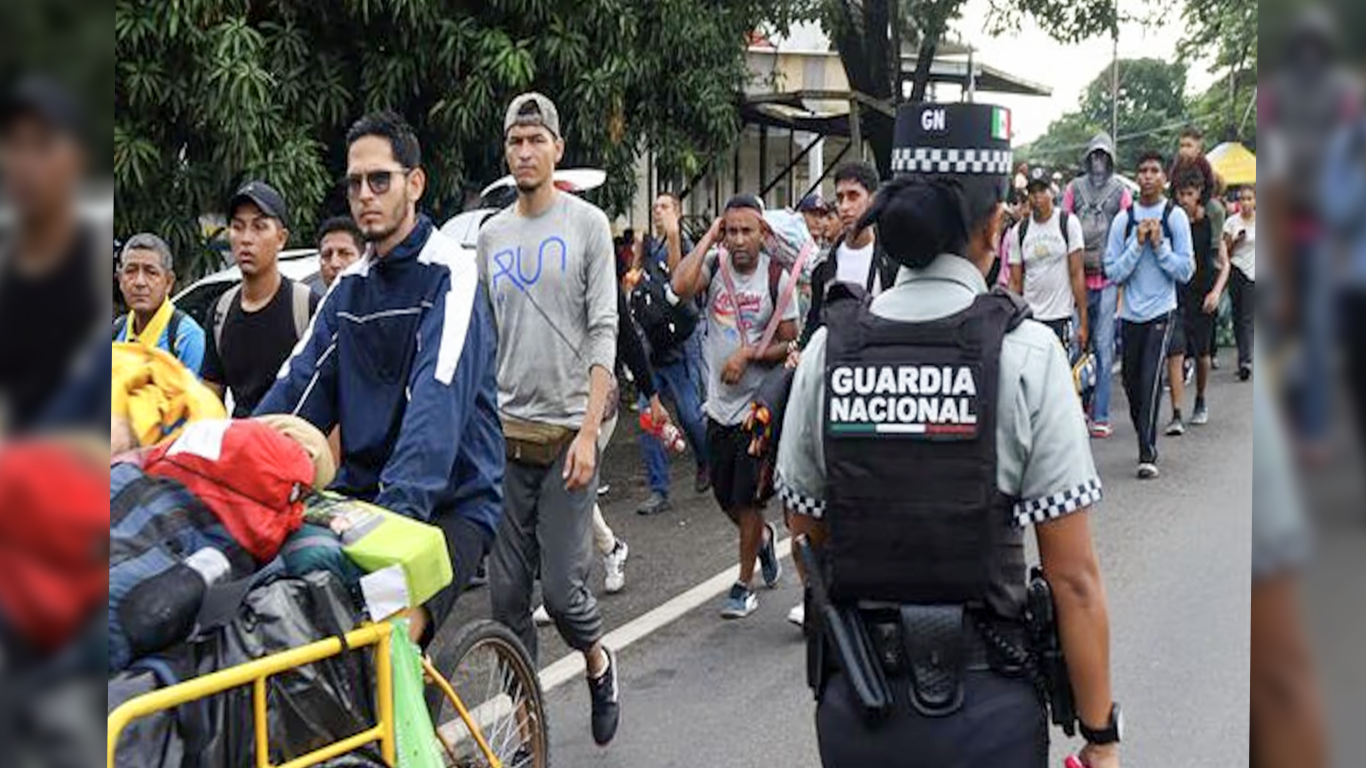 Migrantes marchan hacia EE.UU. buscan llegar antes de la investidura de Trump