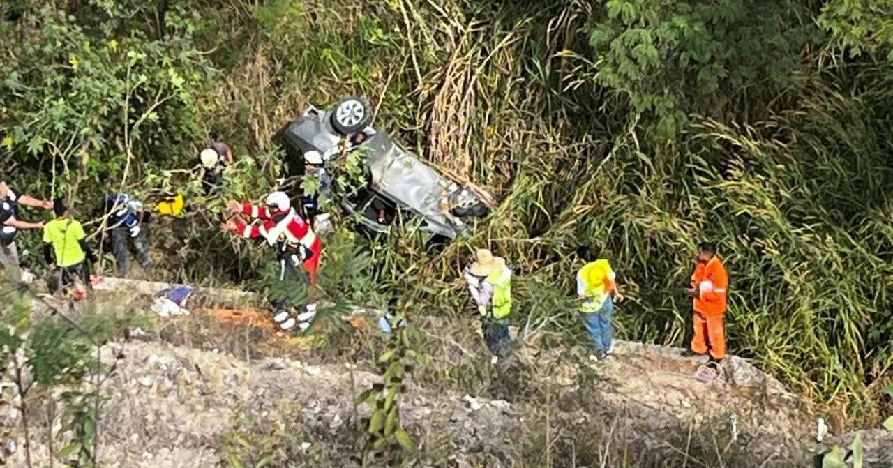 Tragedia en la autopista Siglo XXI: un muerto y cuatro heridos