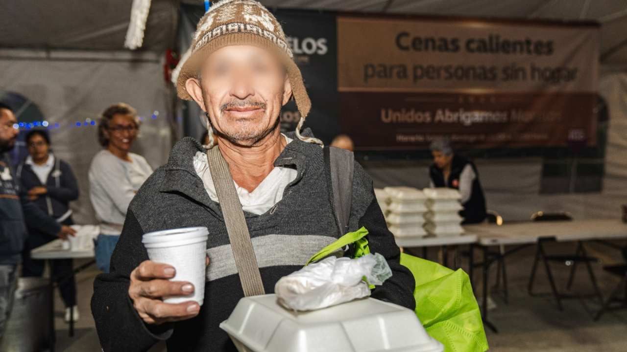 SEDIF reparte comida a personas sin hogar