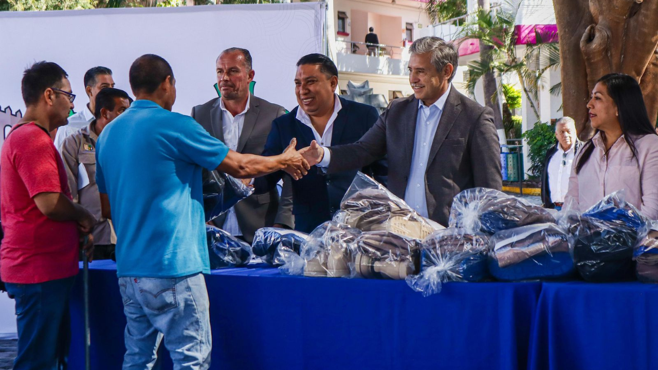 José Luis Urióstegui. 