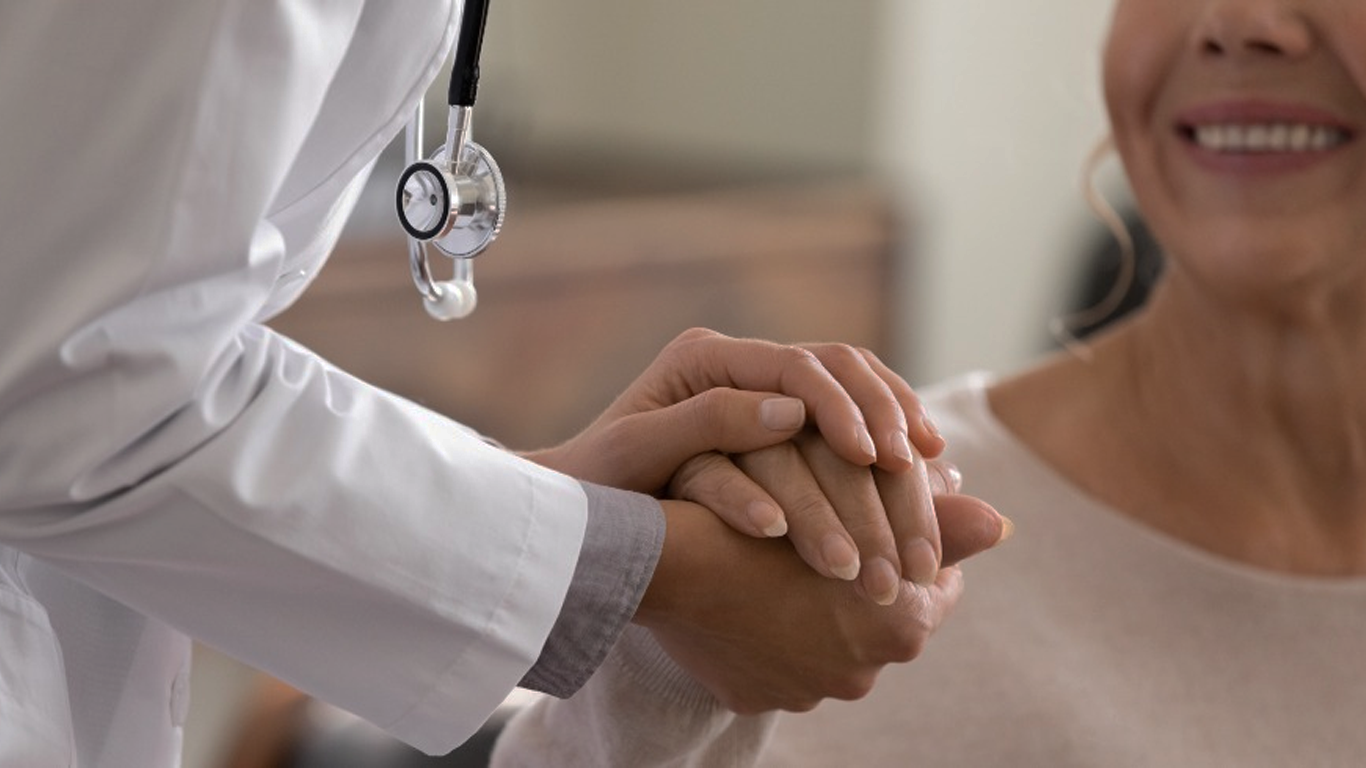 Promueve estudios preventivos en salud para mujeres