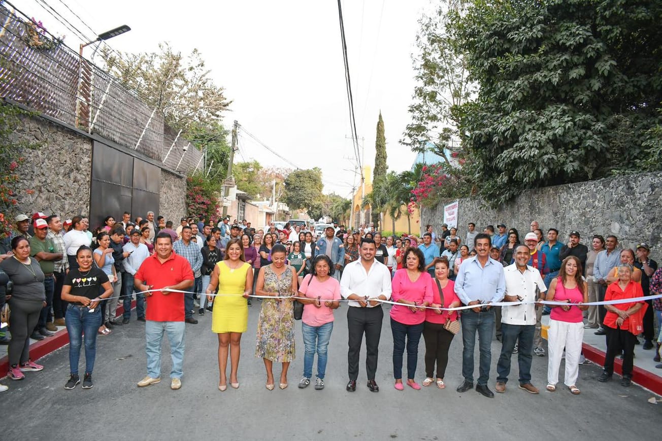 Chalo Flores entrega obras en la Lázaro Cárdenas